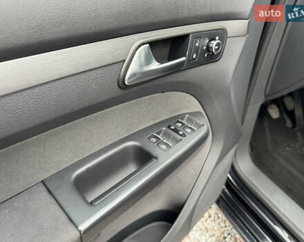 Черный Фольксваген Туран, объемом двигателя 2 л и пробегом 204 тыс. км за 11300 $, фото 10 на Automoto.ua