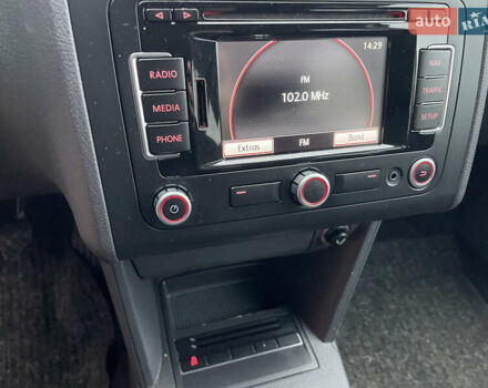 Черный Фольксваген Туран, объемом двигателя 1.6 л и пробегом 333 тыс. км за 9300 $, фото 15 на Automoto.ua