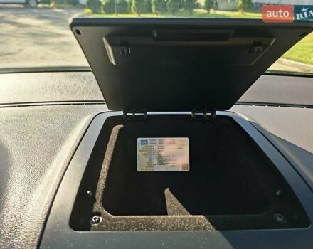 Черный Фольксваген Туран, объемом двигателя 1.6 л и пробегом 275 тыс. км за 9600 $, фото 70 на Automoto.ua