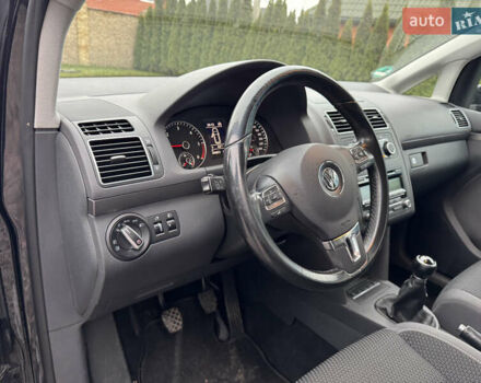 Черный Фольксваген Туран, объемом двигателя 2 л и пробегом 204 тыс. км за 11300 $, фото 13 на Automoto.ua