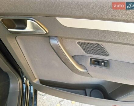 Черный Фольксваген Туран, объемом двигателя 1.6 л и пробегом 275 тыс. км за 9600 $, фото 45 на Automoto.ua