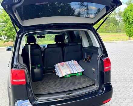 Черный Фольксваген Туран, объемом двигателя 1.4 л и пробегом 251 тыс. км за 8200 $, фото 6 на Automoto.ua