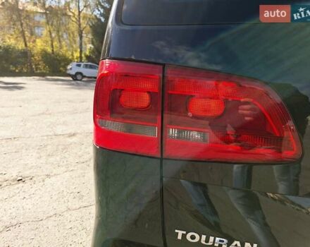 Черный Фольксваген Туран, объемом двигателя 1.6 л и пробегом 275 тыс. км за 9600 $, фото 9 на Automoto.ua