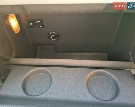 Черный Фольксваген Туран, объемом двигателя 1.6 л и пробегом 275 тыс. км за 9600 $, фото 59 на Automoto.ua