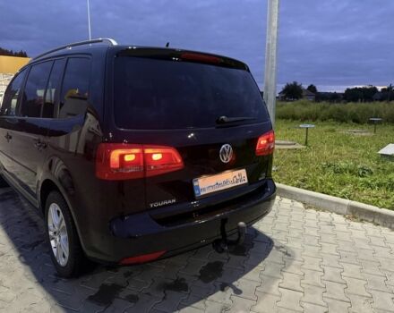 Черный Фольксваген Туран, объемом двигателя 1.6 л и пробегом 280 тыс. км за 11200 $, фото 1 на Automoto.ua