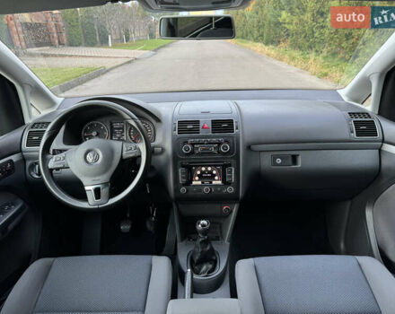 Чорний Фольксваген Туран, об'ємом двигуна 1.6 л та пробігом 185 тис. км за 11650 $, фото 48 на Automoto.ua