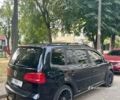 Черный Фольксваген Туран, объемом двигателя 1.6 л и пробегом 268 тыс. км за 9300 $, фото 3 на Automoto.ua