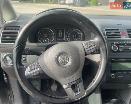 Черный Фольксваген Туран, объемом двигателя 1.39 л и пробегом 236 тыс. км за 8200 $, фото 33 на Automoto.ua