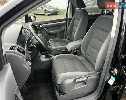 Черный Фольксваген Туран, объемом двигателя 1.6 л и пробегом 296 тыс. км за 9999 $, фото 16 на Automoto.ua