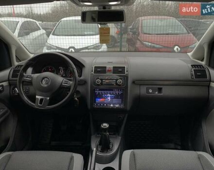 Черный Фольксваген Туран, объемом двигателя 2 л и пробегом 283 тыс. км за 12555 $, фото 37 на Automoto.ua