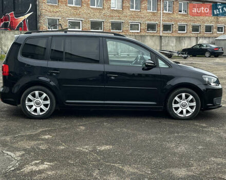 Черный Фольксваген Туран, объемом двигателя 1.6 л и пробегом 296 тыс. км за 9999 $, фото 4 на Automoto.ua