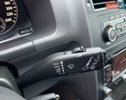 Черный Фольксваген Туран, объемом двигателя 1.6 л и пробегом 333 тыс. км за 9300 $, фото 13 на Automoto.ua