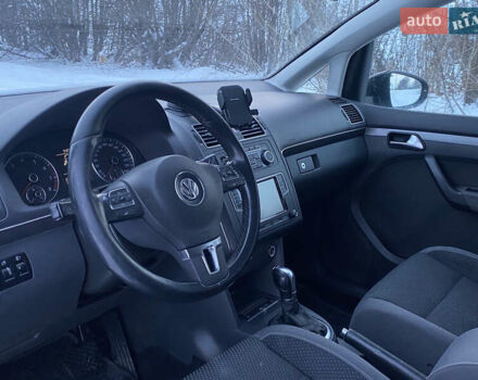 Черный Фольксваген Туран, объемом двигателя 1.39 л и пробегом 213 тыс. км за 9700 $, фото 8 на Automoto.ua