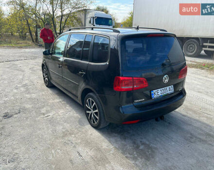 Черный Фольксваген Туран, объемом двигателя 1.6 л и пробегом 280 тыс. км за 9300 $, фото 4 на Automoto.ua