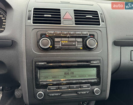 Черный Фольксваген Туран, объемом двигателя 2 л и пробегом 204 тыс. км за 11300 $, фото 15 на Automoto.ua