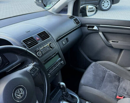 Чорний Фольксваген Туран, об'ємом двигуна 1.6 л та пробігом 265 тис. км за 10700 $, фото 23 на Automoto.ua