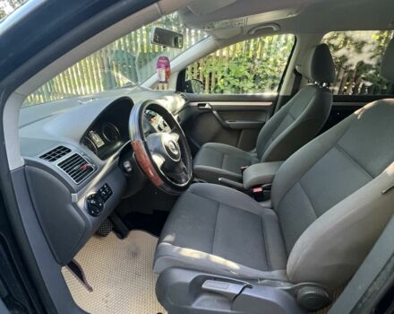 Чорний Фольксваген Туран, об'ємом двигуна 1.6 л та пробігом 375 тис. км за 9200 $, фото 1 на Automoto.ua