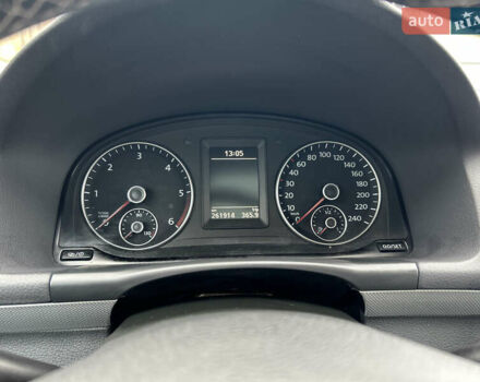 Чорний Фольксваген Туран, об'ємом двигуна 2 л та пробігом 262 тис. км за 12250 $, фото 83 на Automoto.ua