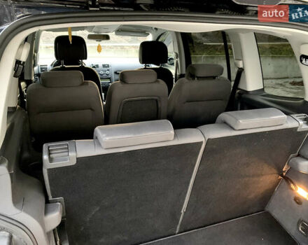 Черный Фольксваген Туран, объемом двигателя 2 л и пробегом 190 тыс. км за 11799 $, фото 4 на Automoto.ua