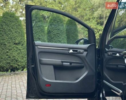 Черный Фольксваген Туран, объемом двигателя 2 л и пробегом 200 тыс. км за 12250 $, фото 88 на Automoto.ua