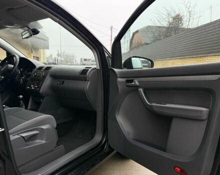 Черный Фольксваген Туран, объемом двигателя 1.6 л и пробегом 218 тыс. км за 9950 $, фото 11 на Automoto.ua