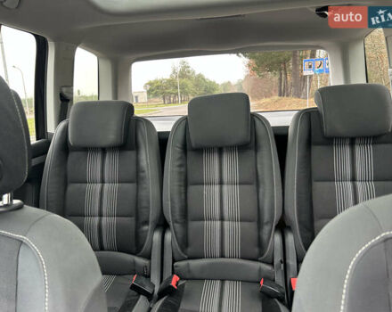 Чорний Фольксваген Туран, об'ємом двигуна 2 л та пробігом 262 тис. км за 12250 $, фото 77 на Automoto.ua