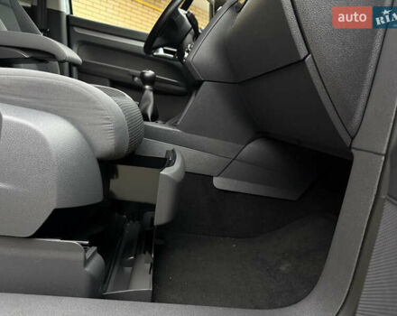 Чорний Фольксваген Туран, об'ємом двигуна 1.6 л та пробігом 218 тис. км за 10650 $, фото 29 на Automoto.ua