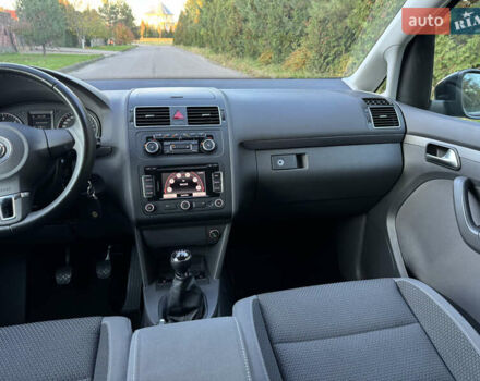 Черный Фольксваген Туран, объемом двигателя 1.6 л и пробегом 162 тыс. км за 11850 $, фото 42 на Automoto.ua