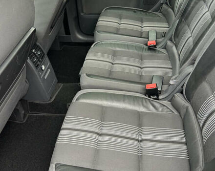 Чорний Фольксваген Туран, об'ємом двигуна 2 л та пробігом 262 тис. км за 12250 $, фото 75 на Automoto.ua