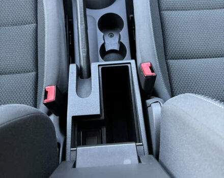 Черный Фольксваген Туран, объемом двигателя 1.6 л и пробегом 162 тыс. км за 11850 $, фото 43 на Automoto.ua