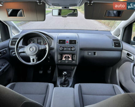 Черный Фольксваген Туран, объемом двигателя 1.6 л и пробегом 162 тыс. км за 11850 $, фото 48 на Automoto.ua