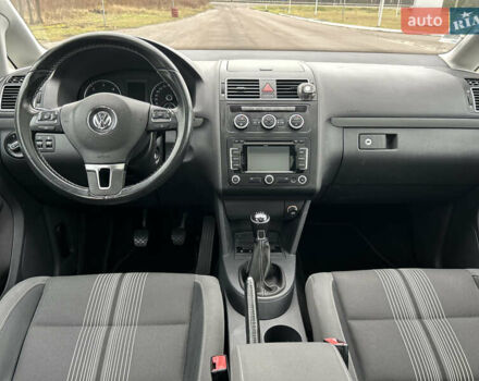 Чорний Фольксваген Туран, об'ємом двигуна 2 л та пробігом 262 тис. км за 12250 $, фото 59 на Automoto.ua