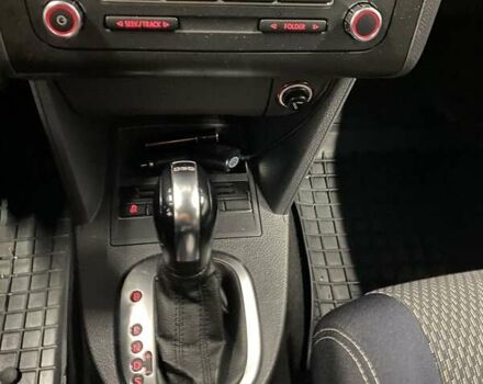 Черный Фольксваген Туран, объемом двигателя 1.6 л и пробегом 174 тыс. км за 13000 $, фото 2 на Automoto.ua