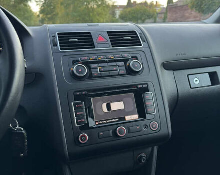 Черный Фольксваген Туран, объемом двигателя 1.6 л и пробегом 162 тыс. км за 11650 $, фото 49 на Automoto.ua