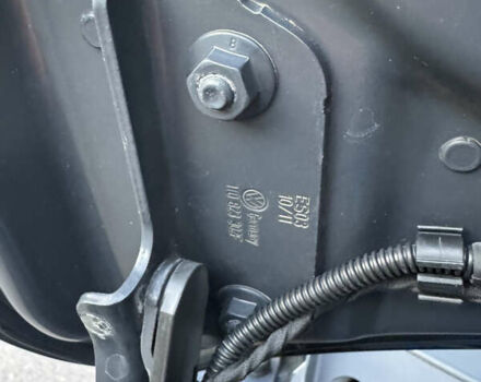 Черный Фольксваген Туран, объемом двигателя 1.6 л и пробегом 162 тыс. км за 11850 $, фото 97 на Automoto.ua