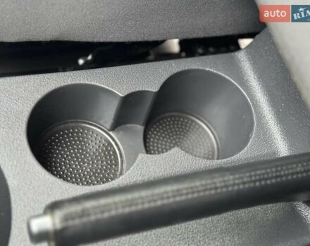 Черный Фольксваген Туран, объемом двигателя 2 л и пробегом 200 тыс. км за 11850 $, фото 41 на Automoto.ua