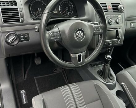 Чорний Фольксваген Туран, об'ємом двигуна 2 л та пробігом 262 тис. км за 12250 $, фото 54 на Automoto.ua