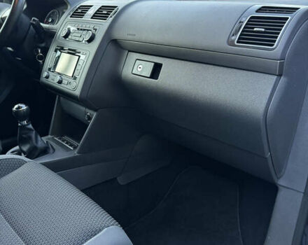 Черный Фольксваген Туран, объемом двигателя 1.6 л и пробегом 162 тыс. км за 11650 $, фото 60 на Automoto.ua