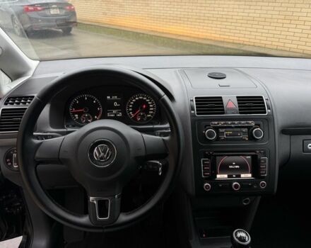 Черный Фольксваген Туран, объемом двигателя 1.6 л и пробегом 218 тыс. км за 9950 $, фото 10 на Automoto.ua