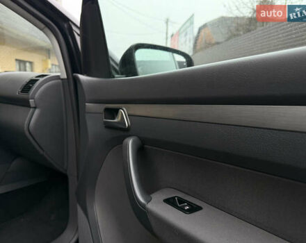 Чорний Фольксваген Туран, об'ємом двигуна 1.6 л та пробігом 218 тис. км за 10650 $, фото 24 на Automoto.ua