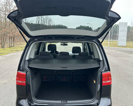 Чорний Фольксваген Туран, об'ємом двигуна 2 л та пробігом 262 тис. км за 12250 $, фото 41 на Automoto.ua