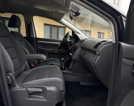 Черный Фольксваген Туран, объемом двигателя 1.6 л и пробегом 218 тыс. км за 9950 $, фото 13 на Automoto.ua