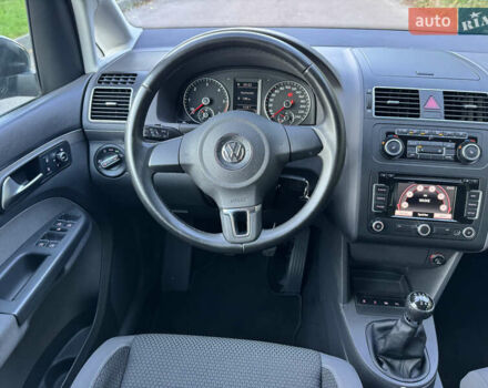 Черный Фольксваген Туран, объемом двигателя 1.6 л и пробегом 162 тыс. км за 11850 $, фото 71 на Automoto.ua
