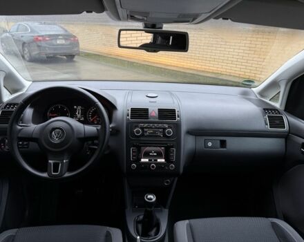 Черный Фольксваген Туран, объемом двигателя 1.6 л и пробегом 218 тыс. км за 9950 $, фото 16 на Automoto.ua