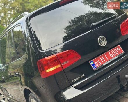 Черный Фольксваген Туран, объемом двигателя 2 л и пробегом 200 тыс. км за 11850 $, фото 87 на Automoto.ua