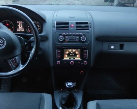 Черный Фольксваген Туран, объемом двигателя 2 л и пробегом 200 тыс. км за 12800 $, фото 3 на Automoto.ua