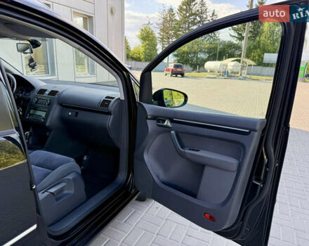 Черный Фольксваген Туран, объемом двигателя 0 л и пробегом 236 тыс. км за 10350 $, фото 61 на Automoto.ua