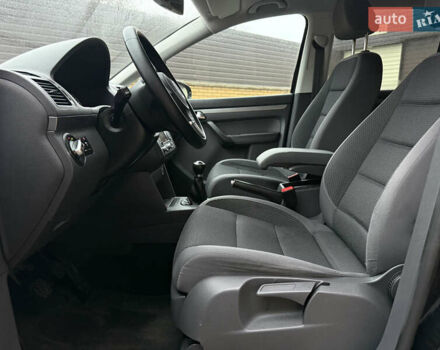 Чорний Фольксваген Туран, об'ємом двигуна 1.6 л та пробігом 218 тис. км за 10650 $, фото 15 на Automoto.ua