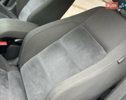 Черный Фольксваген Туран, объемом двигателя 2 л и пробегом 200 тыс. км за 12250 $, фото 83 на Automoto.ua