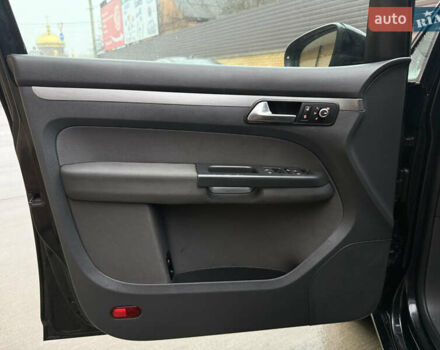 Чорний Фольксваген Туран, об'ємом двигуна 1.6 л та пробігом 218 тис. км за 10650 $, фото 13 на Automoto.ua